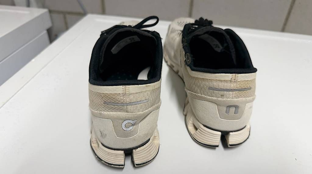 On Scarpe da donna: ON Cloud X Schuhe Grösse 40. Oft getragen – Usato da Düdingen venduto da Emphilly 2