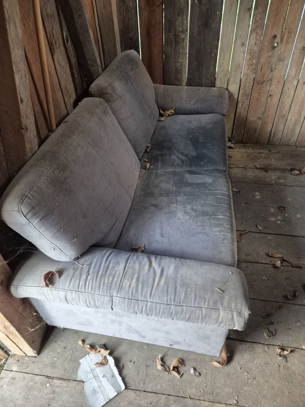 Divani: Altes 3er-Sofa / Stoffsofa in Grau ab CHF 1.- – Usato da Buchs ZH venduto da lukas_6708 2