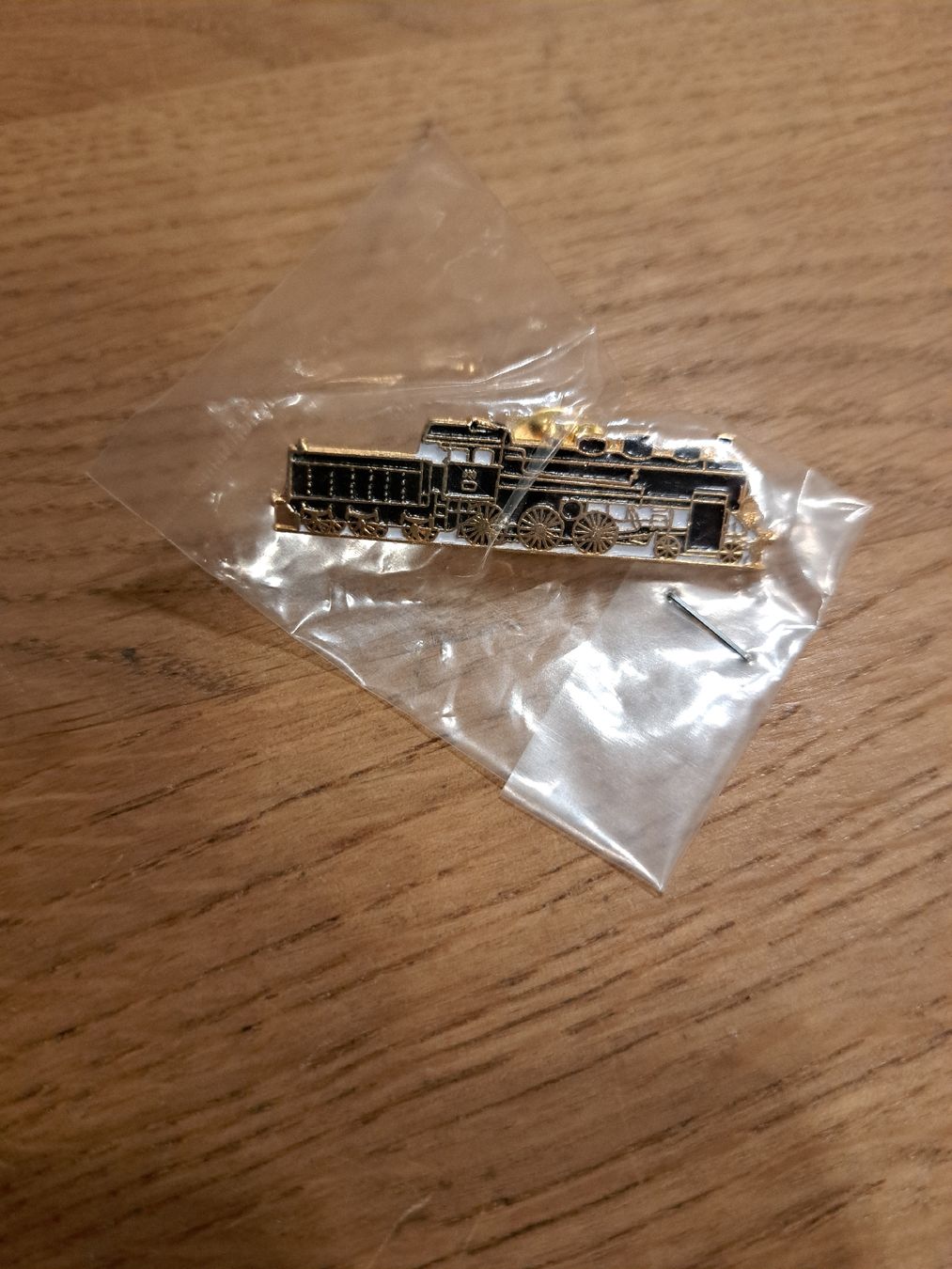 SBB/CFF/FFS Placchette & Badge: 4 SBB Eisenbahn Dampflok Pins, – Nuovo e nell'imballaggio originale da Pratteln venduto da mab_f2fz 2