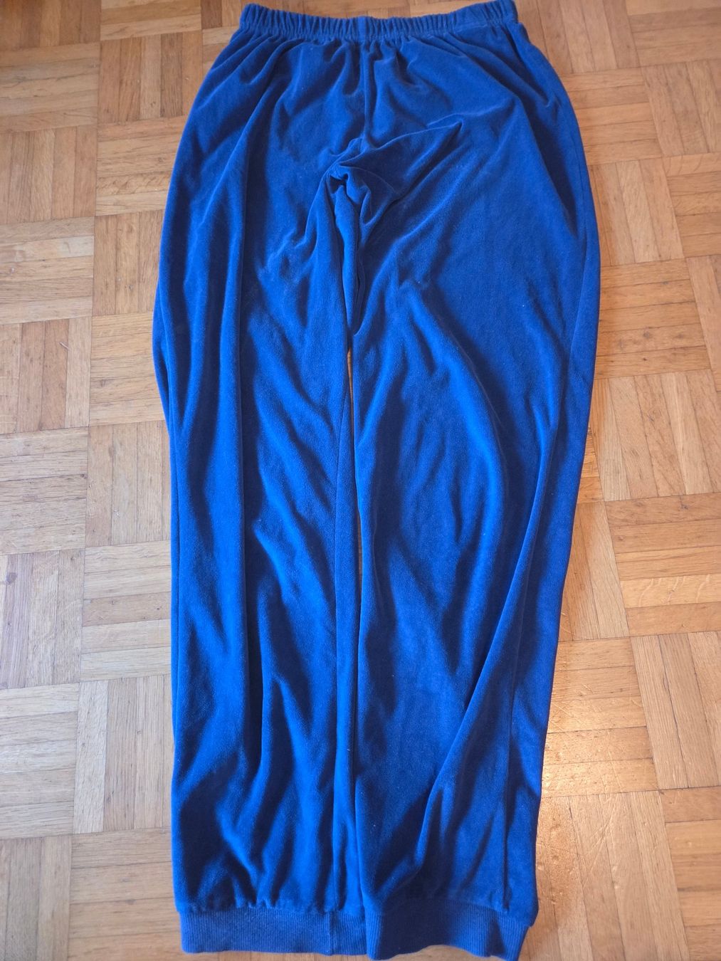 Lotti & Set di vestiti: Pyjama, Kleid und Leggins Gr. 164 – Usato da Basel venduto da grandfamily 2