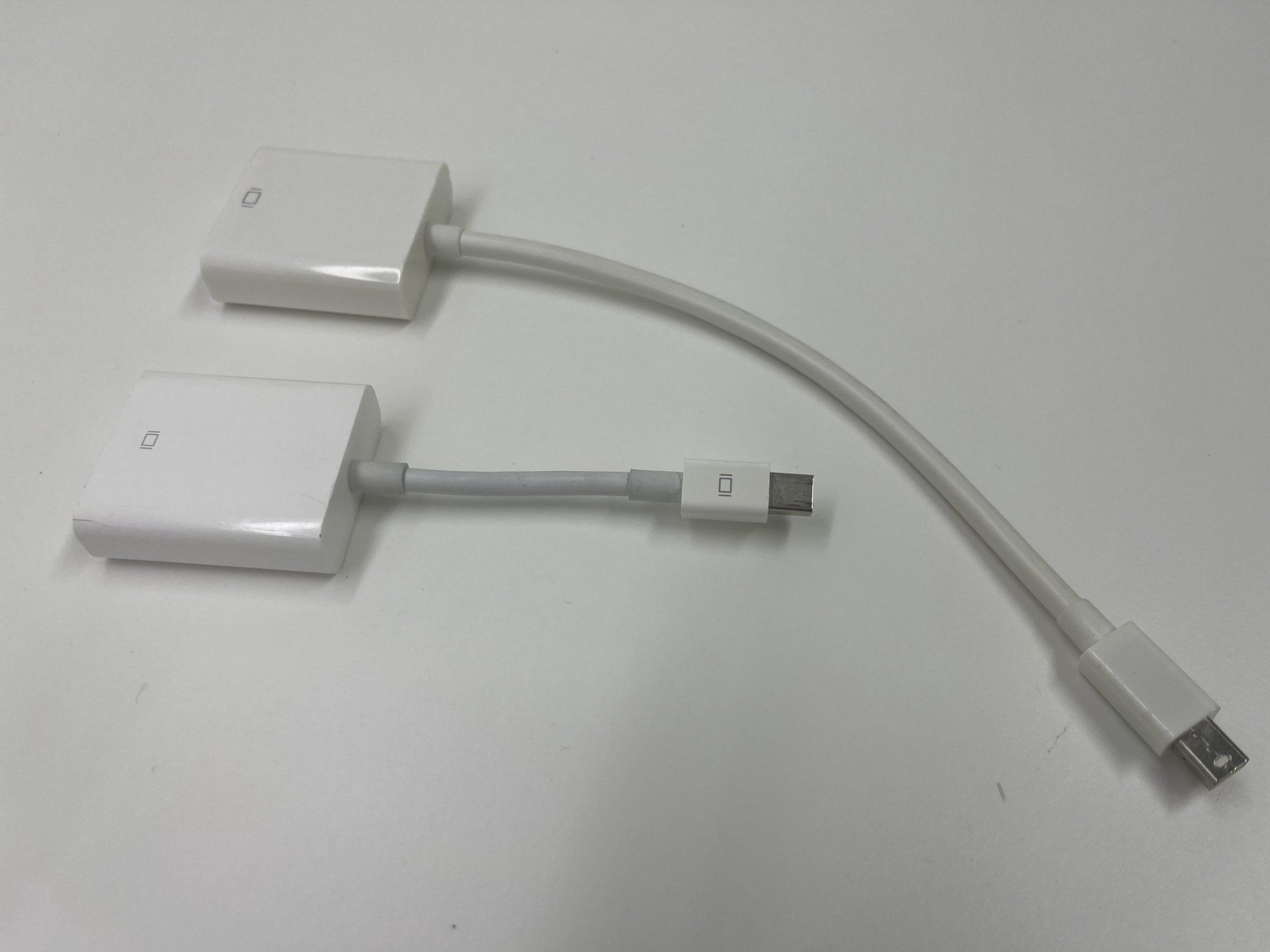 Intel Unità & Adattatore: TB to UGA Display Output (2 Stück) – Usato da Villigen venduto da ParkInnovaare