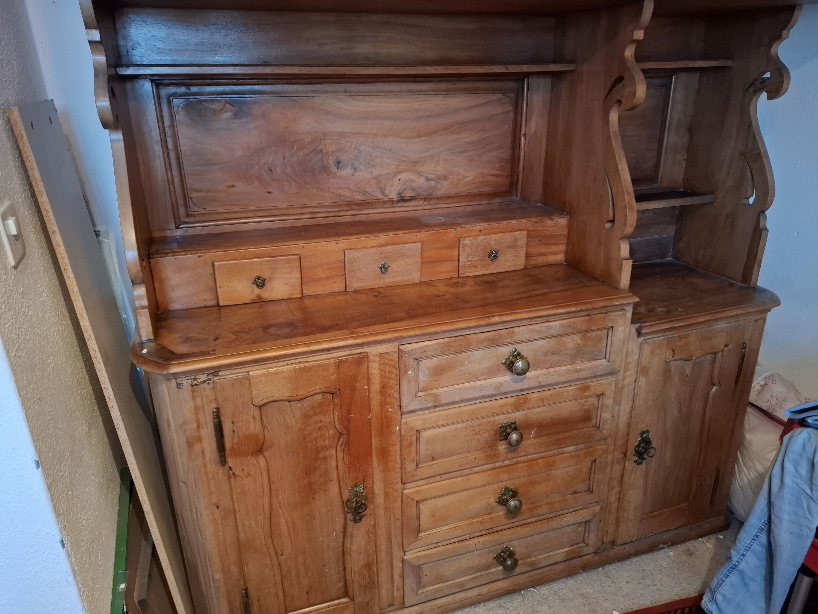 Credenze: Nussbaumbuffet von ca.1780 massiv – Usato da Andelfingen venduto da andelfingerin 2