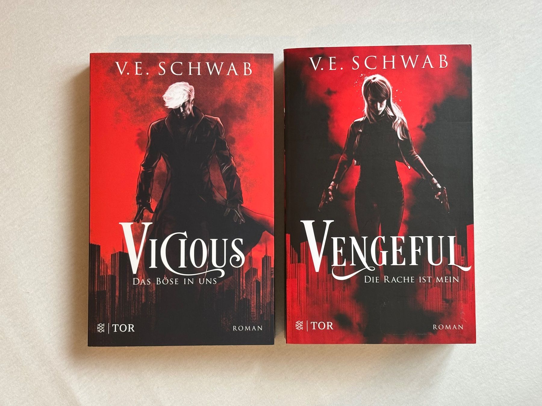 Bücher: Vicious & Vengeful von V.E. Schwab – Gebraucht aus Stäfa von lenareads