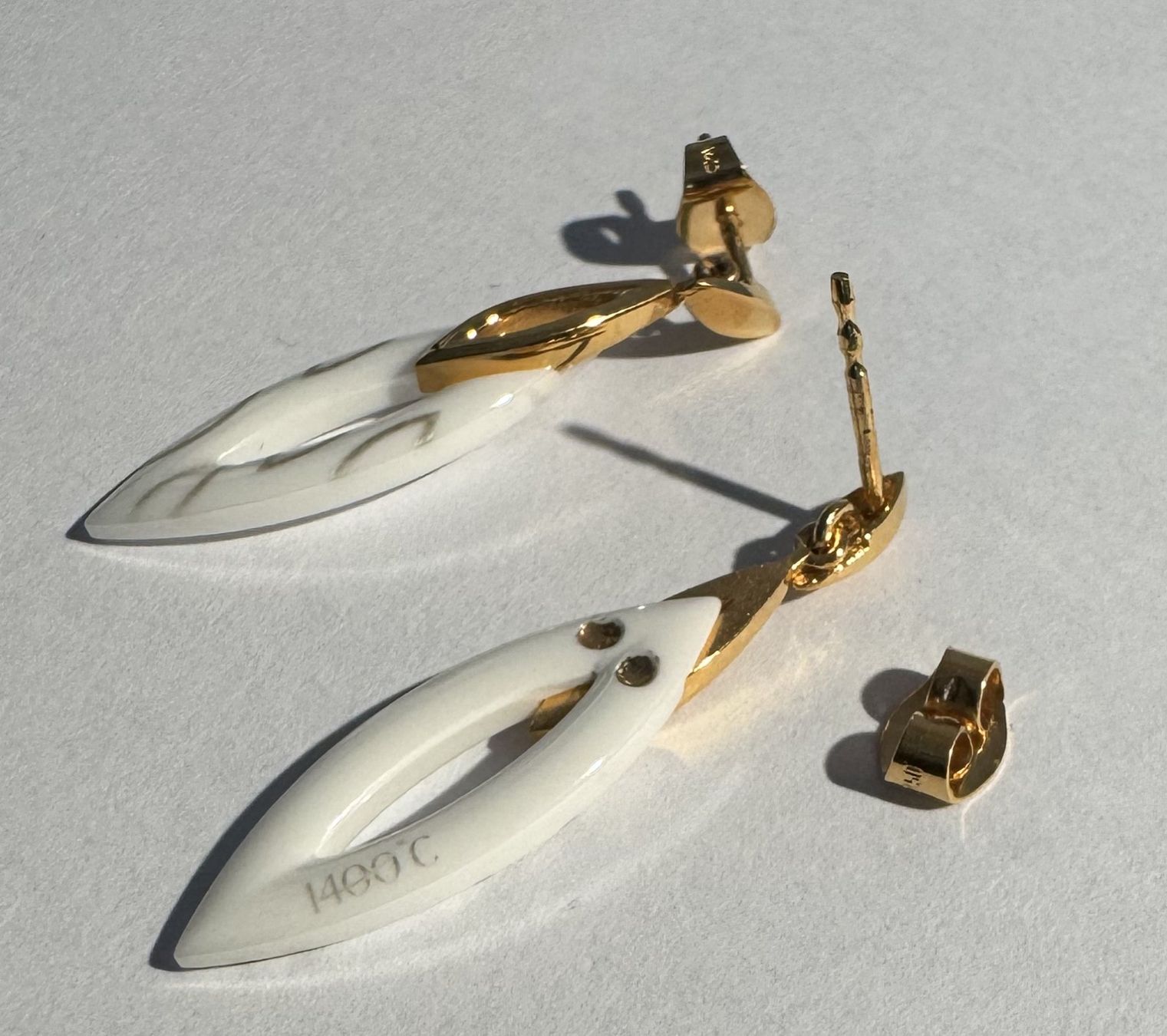 Orecchini pendenti & Orecchini a lobo: Ohrhänger 18kt. GG mit Ceramic 1400C mit Stecksystem – Nuovo e nell'imballaggio originale da Hombrechtikon venduto da Harosa 1