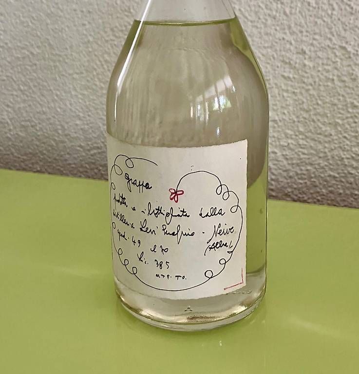 Altro: Original Bemalte Grappa Flasche von Levi – Nuovo e nell'imballaggio originale da Mettmenstetten venduto da Rahagon 1