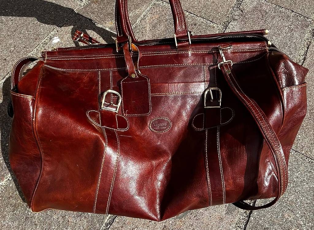 Taschen: Vintage Reisetasche Genuine Leather – Gebraucht aus Zufikon von Spacetaxi