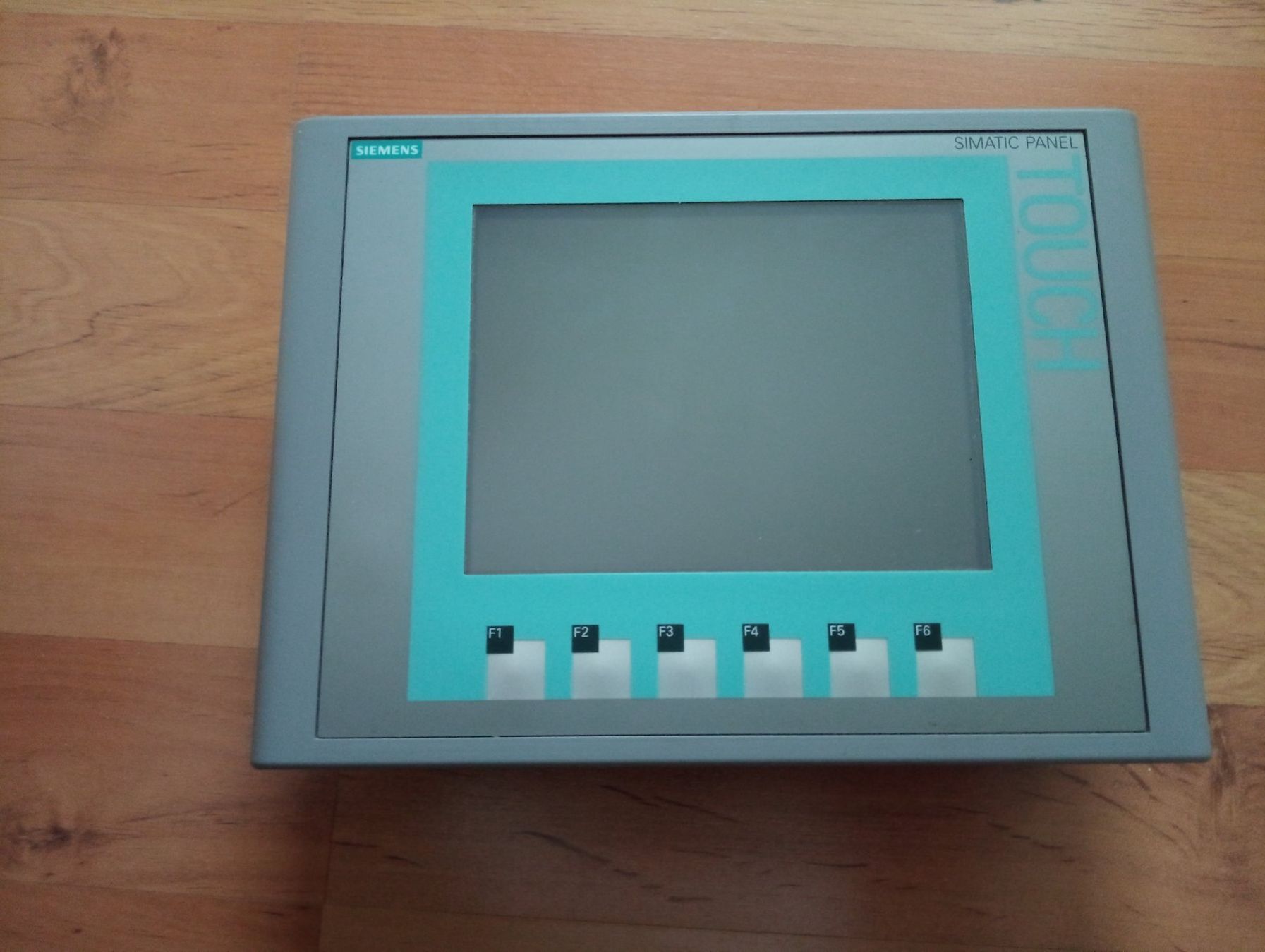 Siemens Componenti elettronici: Siemens SIMATIC HMI KTP600 Basic DP / 6AV6647-0AC11-3AX0 – Usato da Ufhusen venduto da HKSC