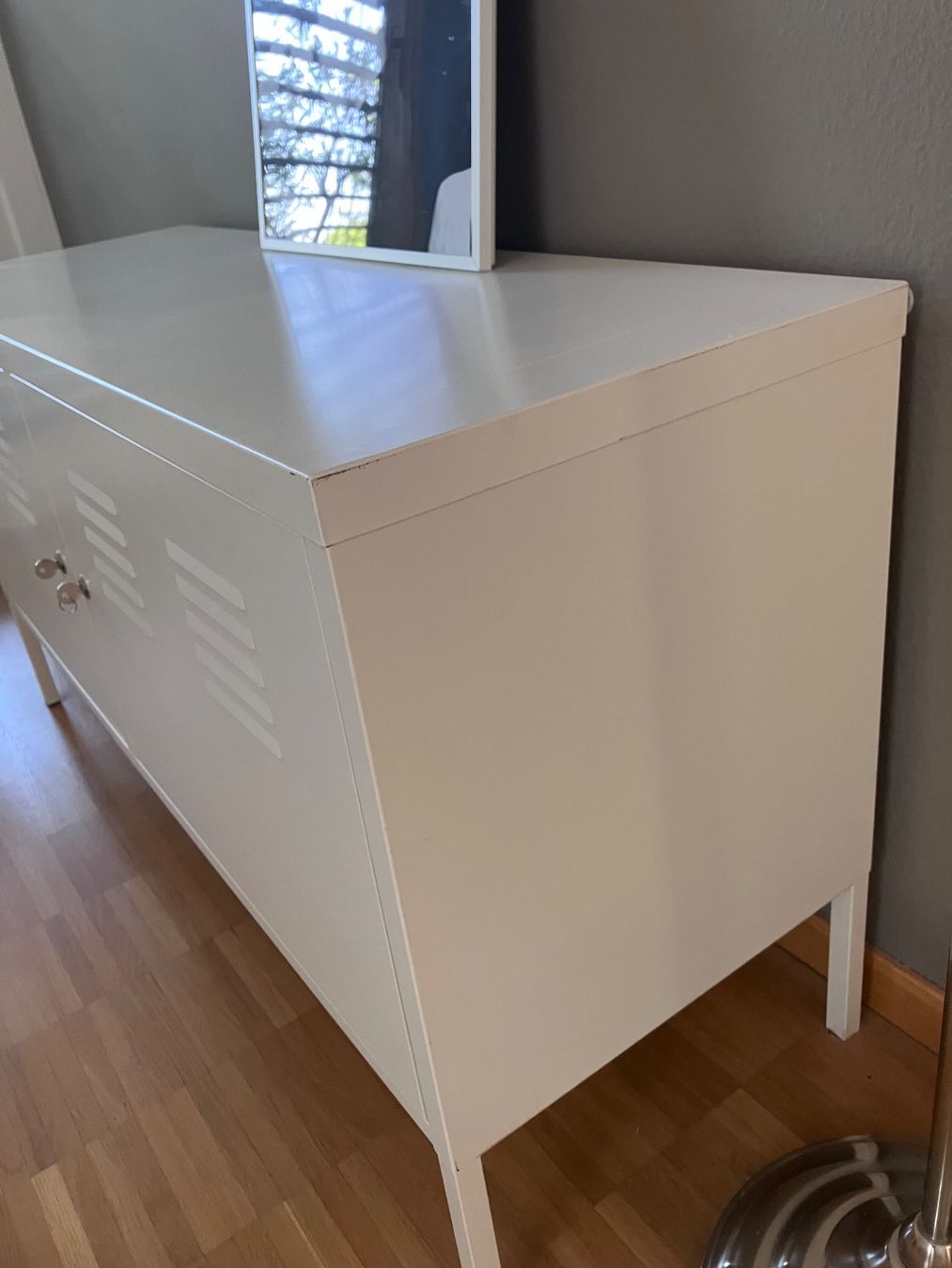 Ikea Armoires: Ikea weiß PS Schrank Kommode Vitrine – D'occasion à Riehen par tab_p675 1