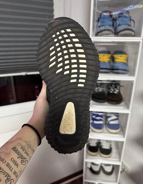 Scarpe da uomo: Adidas Yeezy Boost 350 v2 black – Usato da Lupfig venduto da CEichi812 1