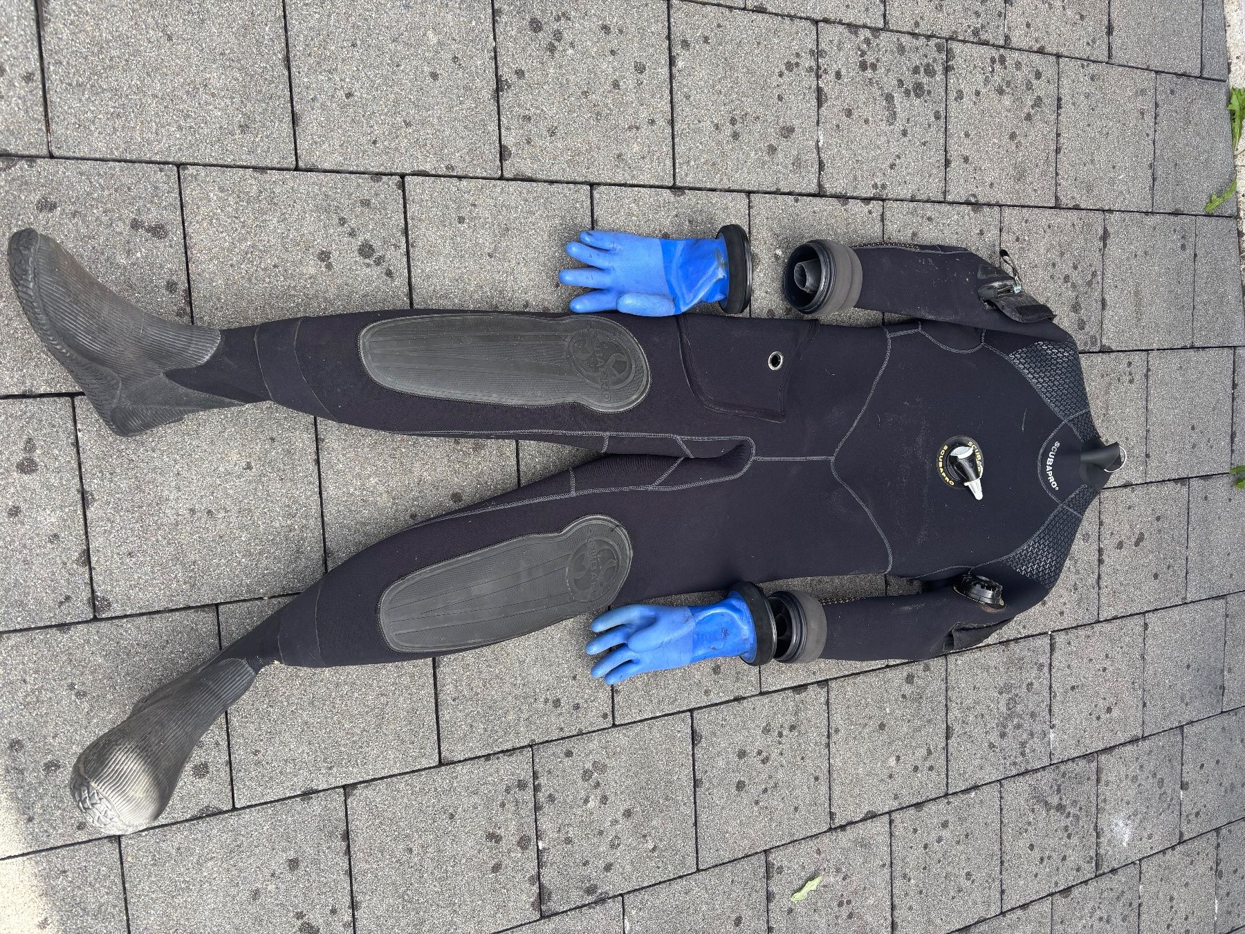 Scubapro Combinaisons de plongée: Combinaison étanche de plongée – D'occasion à courgenay par Lecorsair1