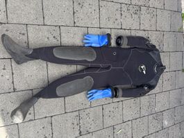 Combinaison étanche de plongée