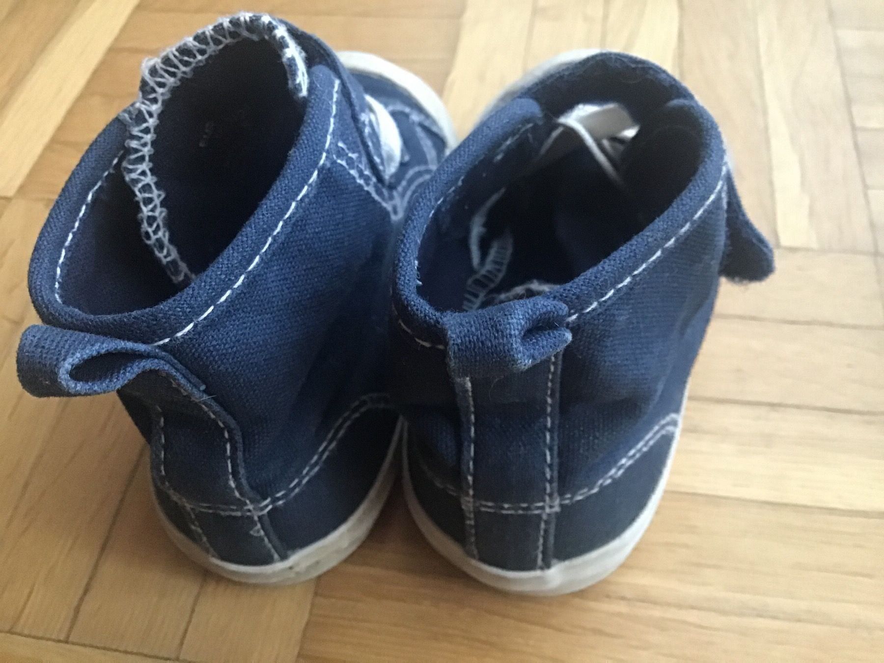 H&M Scarpe per ragazze: Stoffschuhe von H&M Grösse 20/21 – Usato da Emmenbrücke venduto da Hathor123 3