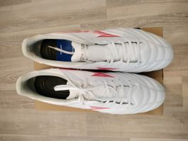Mizuno Fussballschuhe Gr. 45, neu+ungetragen, statt 180.--