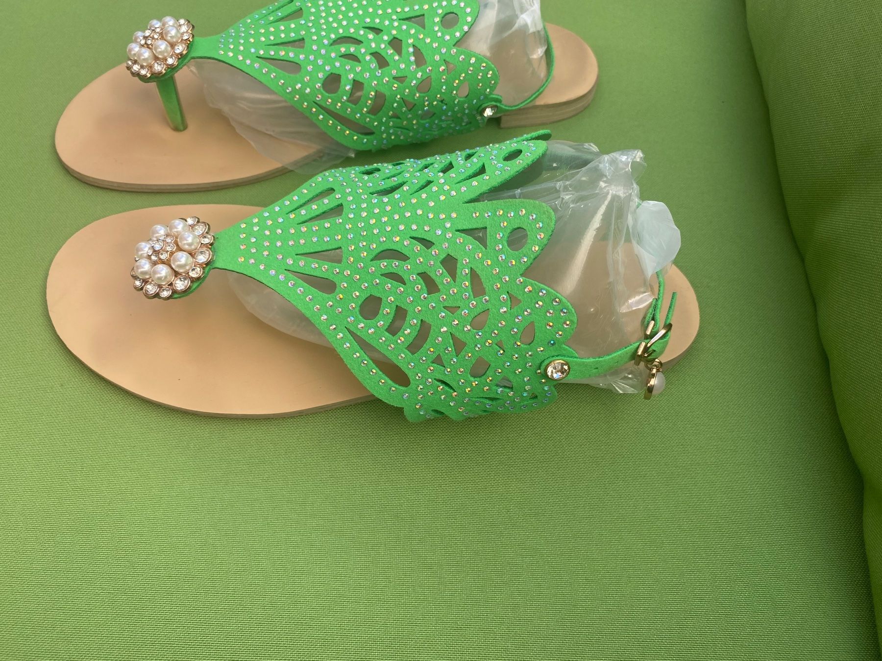 Damenschuhe: SUMMERTIME - stylische Flip-Flops mit Perlen, grün, 39 – Gebraucht aus Winkel von ferrari2022 2