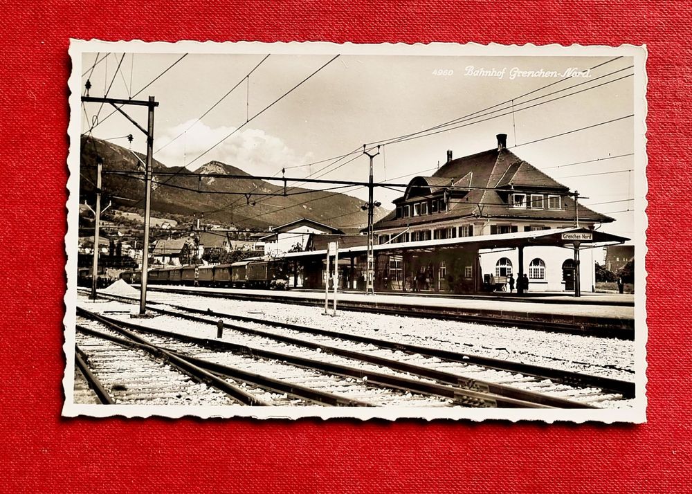 Grenchen Bahnhof Nord Zug Eisenbahn SBB beim Perron Kaufen auf