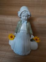 Versand möglich! Porzellan Figur, Mädchen mit Körbe