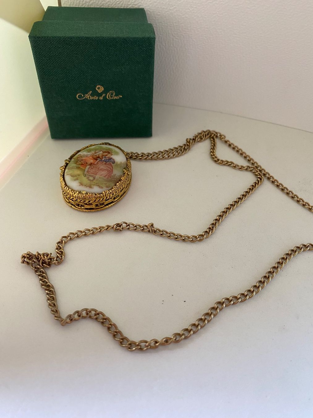 Catenine: Collier ancien doré avec parfum solide – Usato da Bouveret venduto da wes_7zll 1