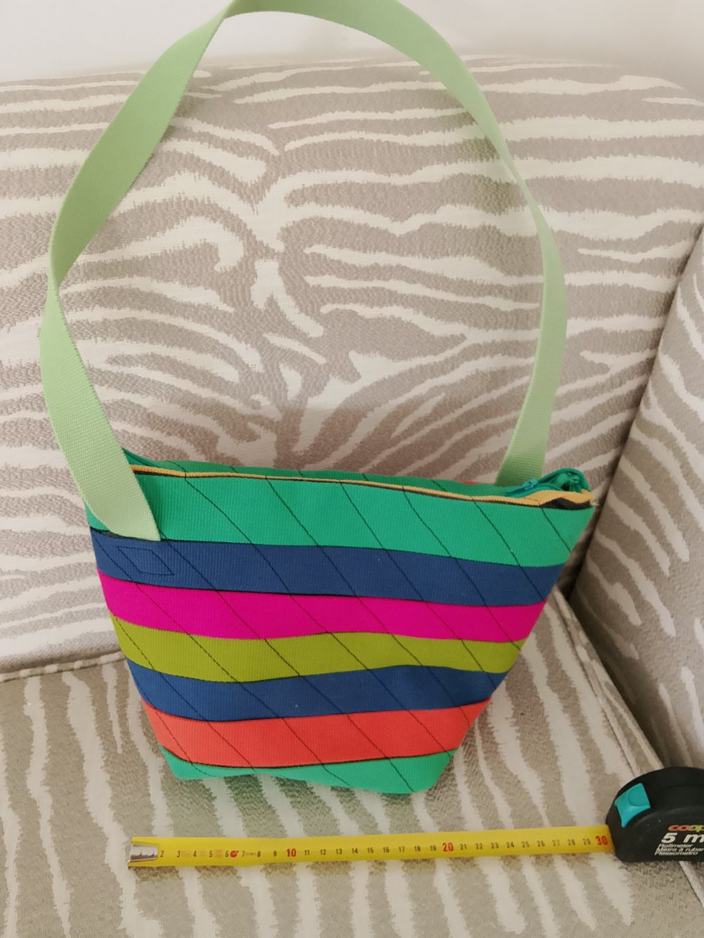 Taschen für Damen: Creative  Tasche mit Reissverschluss bunt . neu – Neu (gemäss Beschreibung) aus Bellikon von MellonCollieMitTwint 1