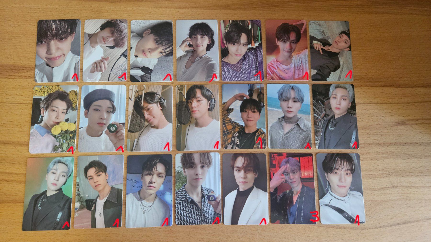 Carte collezionabili: Seventeen photocards KPOP – Usato da Marly venduto da carolina.alegre
