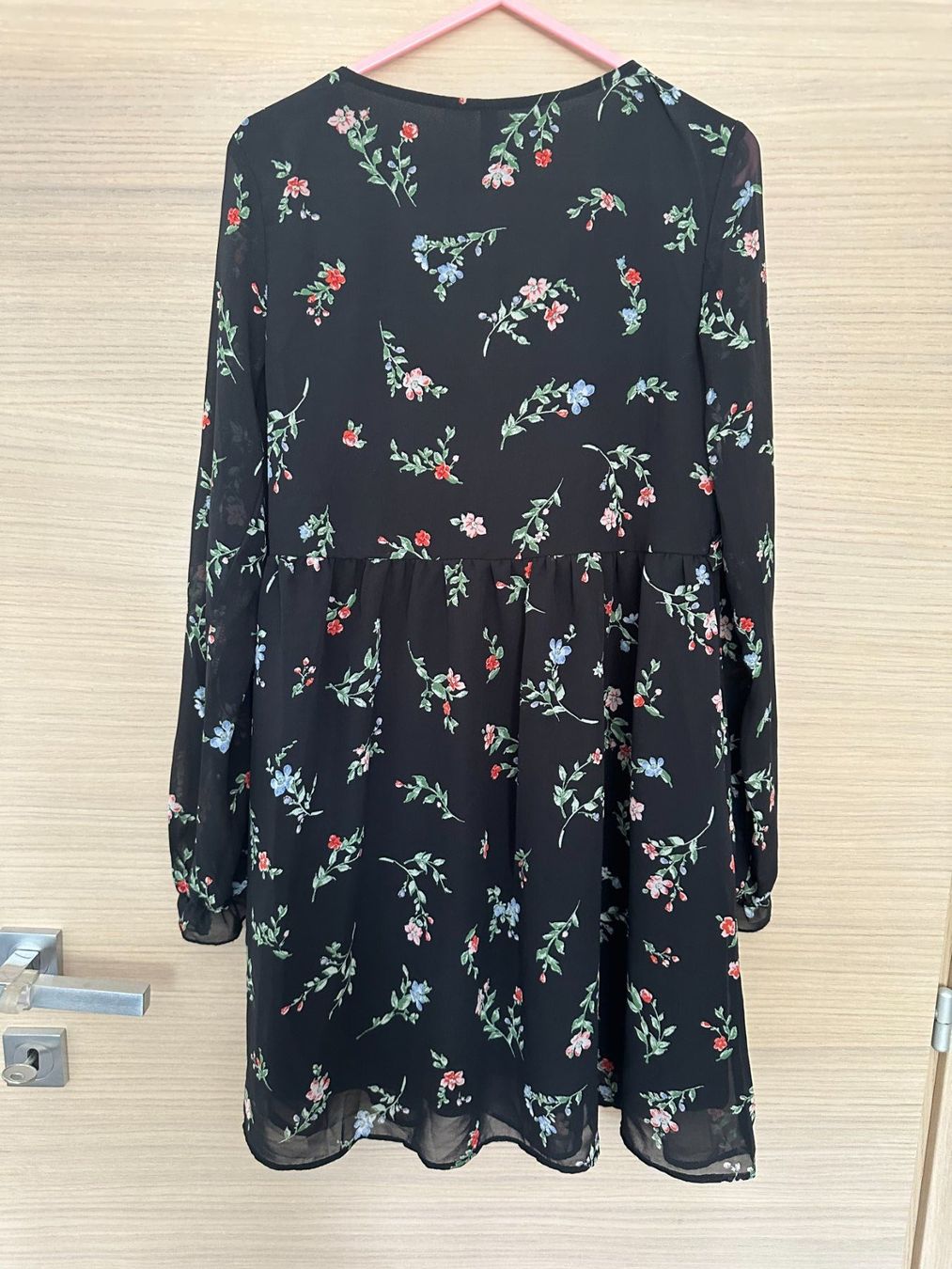 H&M Robes: Robe fluide noire à fleurs t.XS H&M – Neuf (Voir description) à Vandoeuvres par Zoccoli11 1