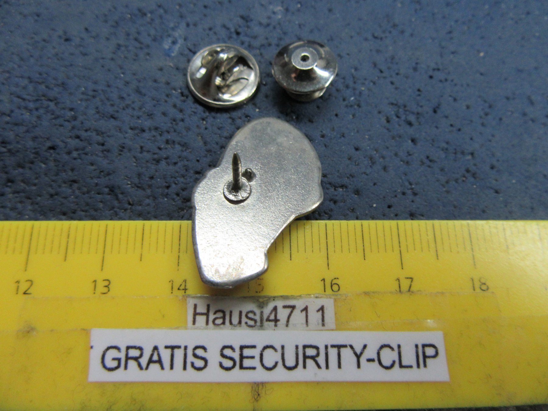 Placchette & Badge: CABRIO OLDTIMER AUTO PIN GLASIERT MIT SECURITY-CLIP – Usato da Ettingen venduto da Hausi4711 2