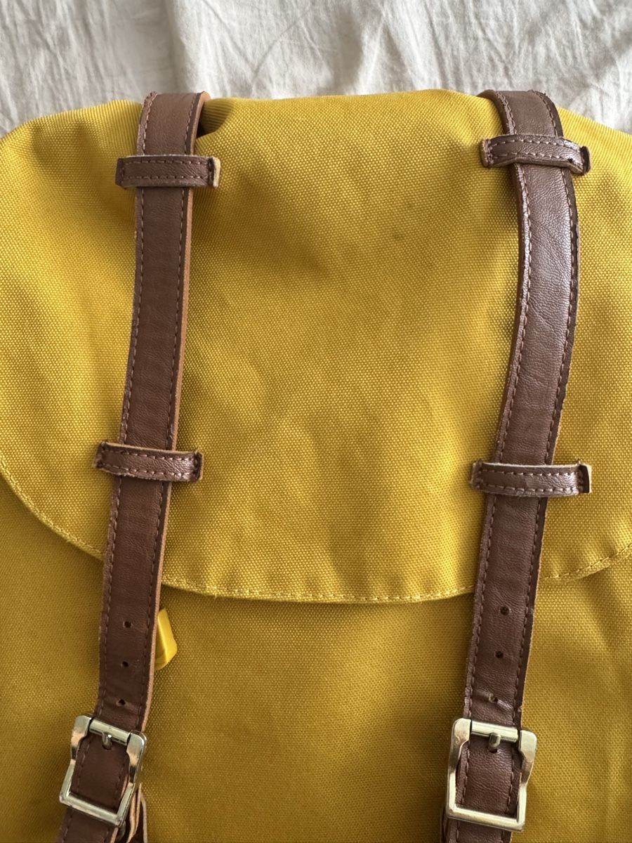 Herschel Zaini: Herschel Backpack Yellow 25L good condition – Usato da Bern venduto da kac_f6fr 2