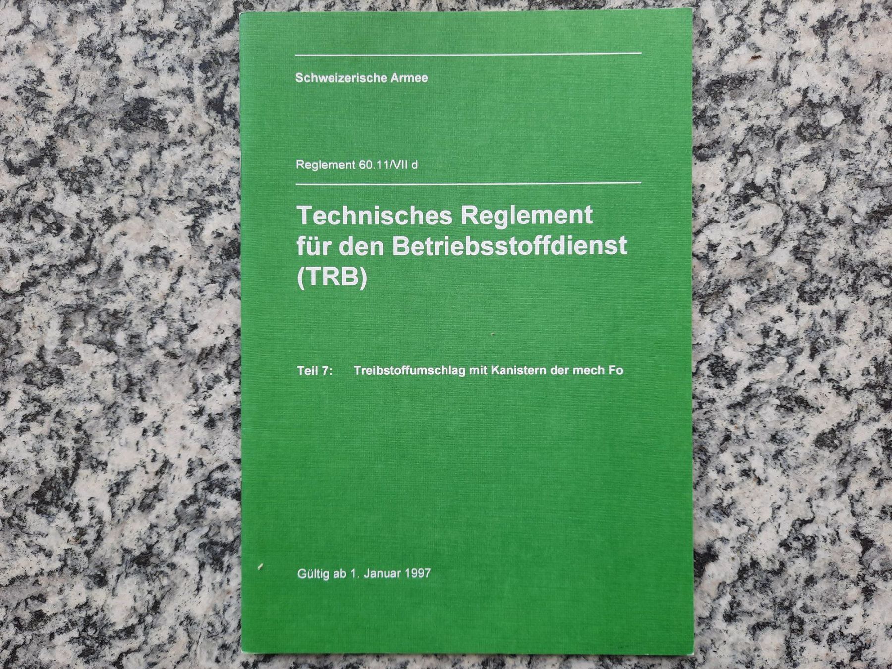 Libri: Treibstoffumschlag mit Kanistern der mech Fo – Usato da Ruswil venduto da Sammlergeist