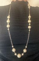 Elegante lange Perlenkette / Colliers – Modeschmuck