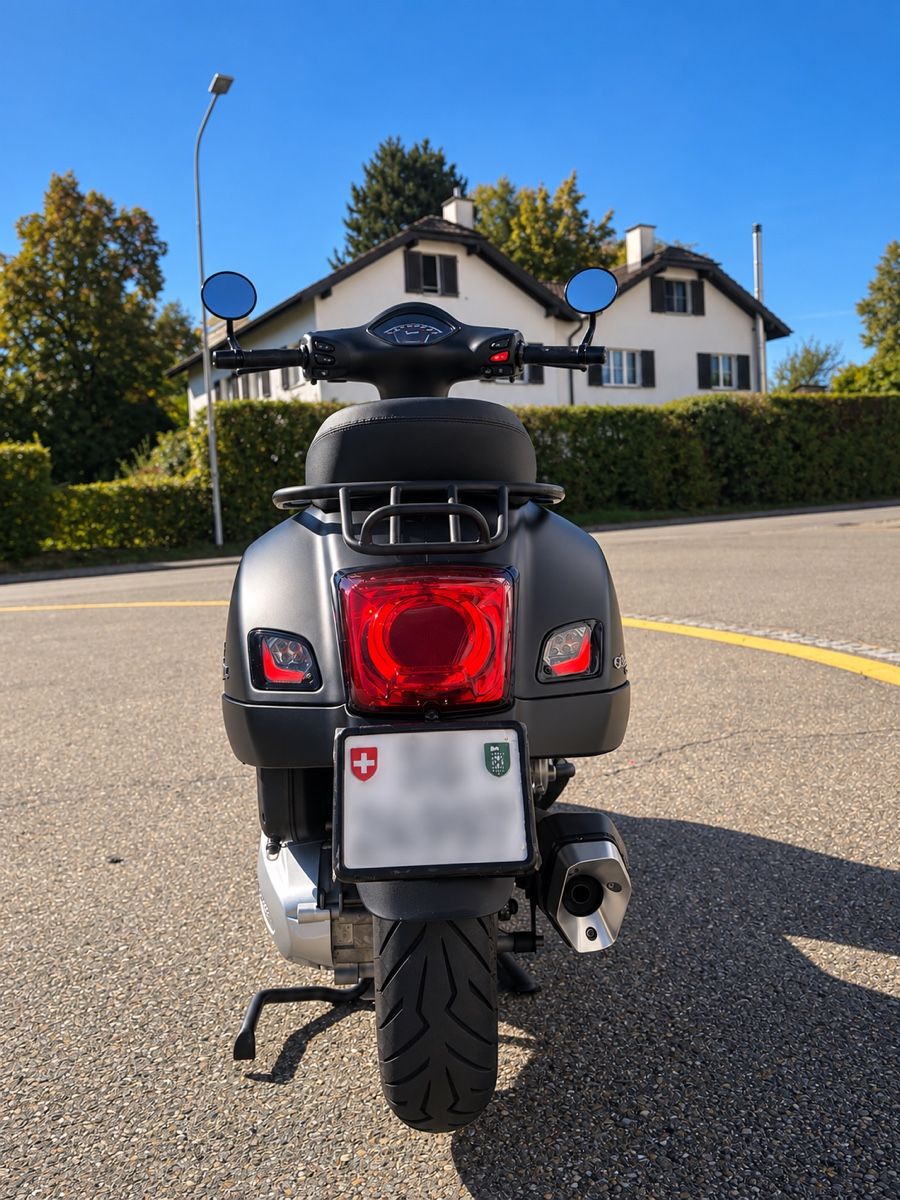 Vespa Scooter: Vespa GTS 300 HPE Notte  – Usato da Rorschach venduto da mko_m759 5