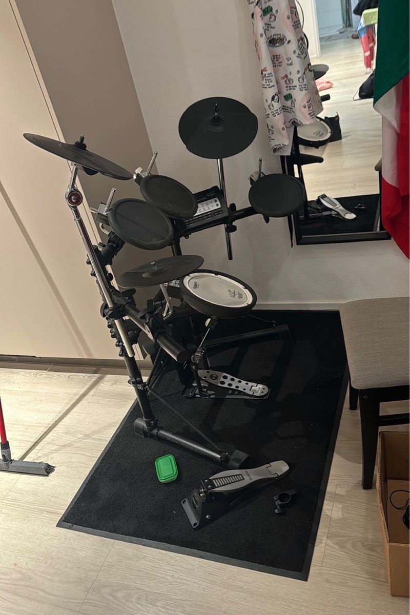 Roland Strumenti musicali: Roland V-Drums TD-3 Electronic Drum Set - Good Condition – Usato da Seuzach venduto da Tuccmeister