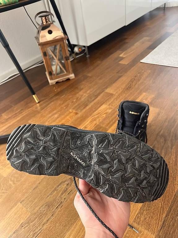 Scarpe da donna: Lowa wanderschuhe nur einmal gebraucht – Usato da Kreuzlingen venduto da Francesco.Fattizzo 2