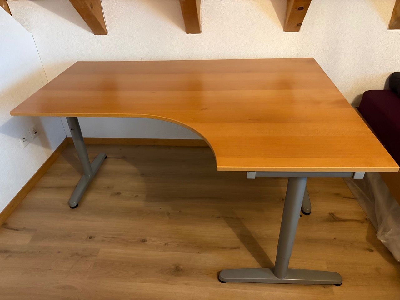 Schreibtische: Schreibtisch Buche gebraucht – Gebraucht aus Heerbrugg von Emzett 3