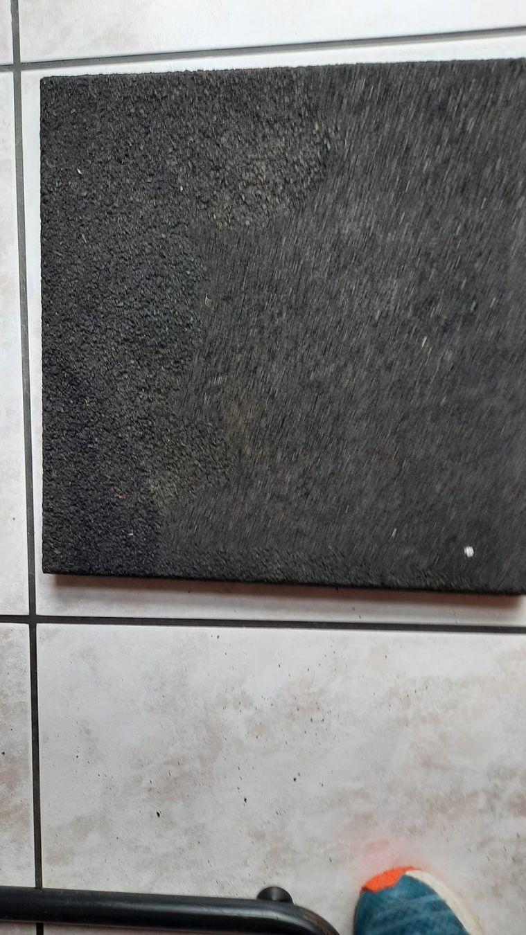 Bodenbeläge: Fallschutzplatten  150 Stk. – Gebraucht aus Fräschels von usf01 2