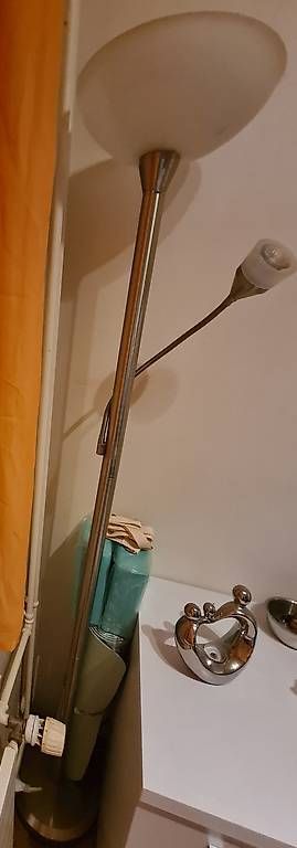 Lampade: Stehlampe dimmbar – Usato da Kilchberg ZH venduto da FagoneS