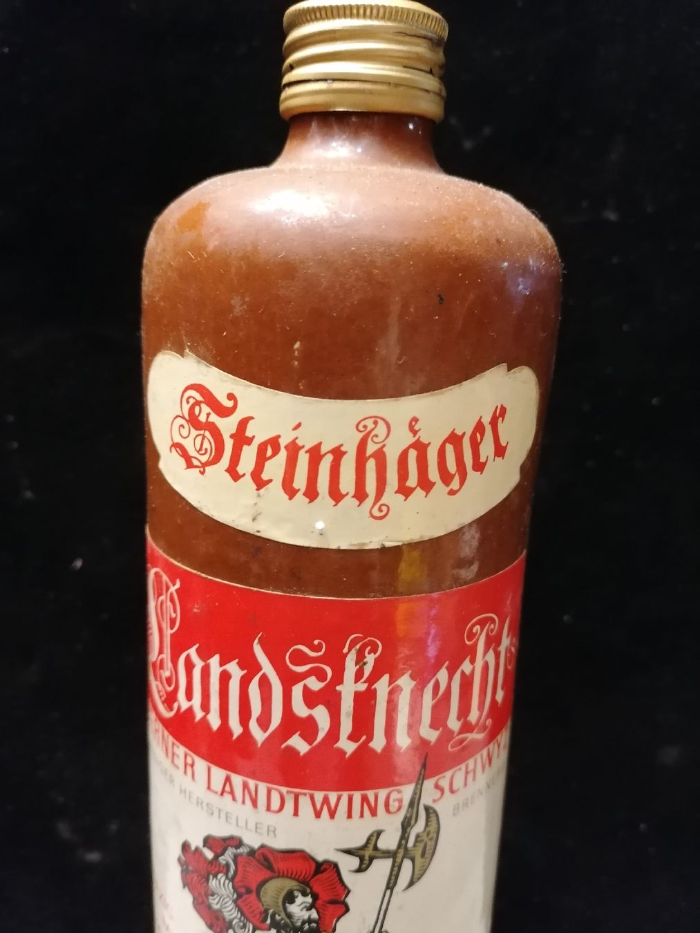 Spiritueux: Bouteille ancienne en grès "Landsknecht" – D'occasion à Genève par Leboucheoreilles 1