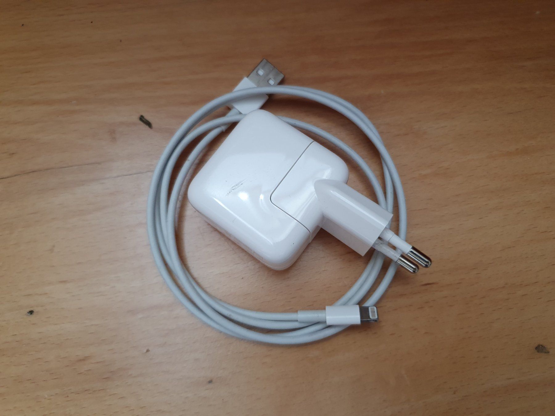 Apple Caricabatterie: Apple Ladegerät mit Lightning Kabel weiss gebraucht – Usato da Winterthur venduto da Natascha_1994