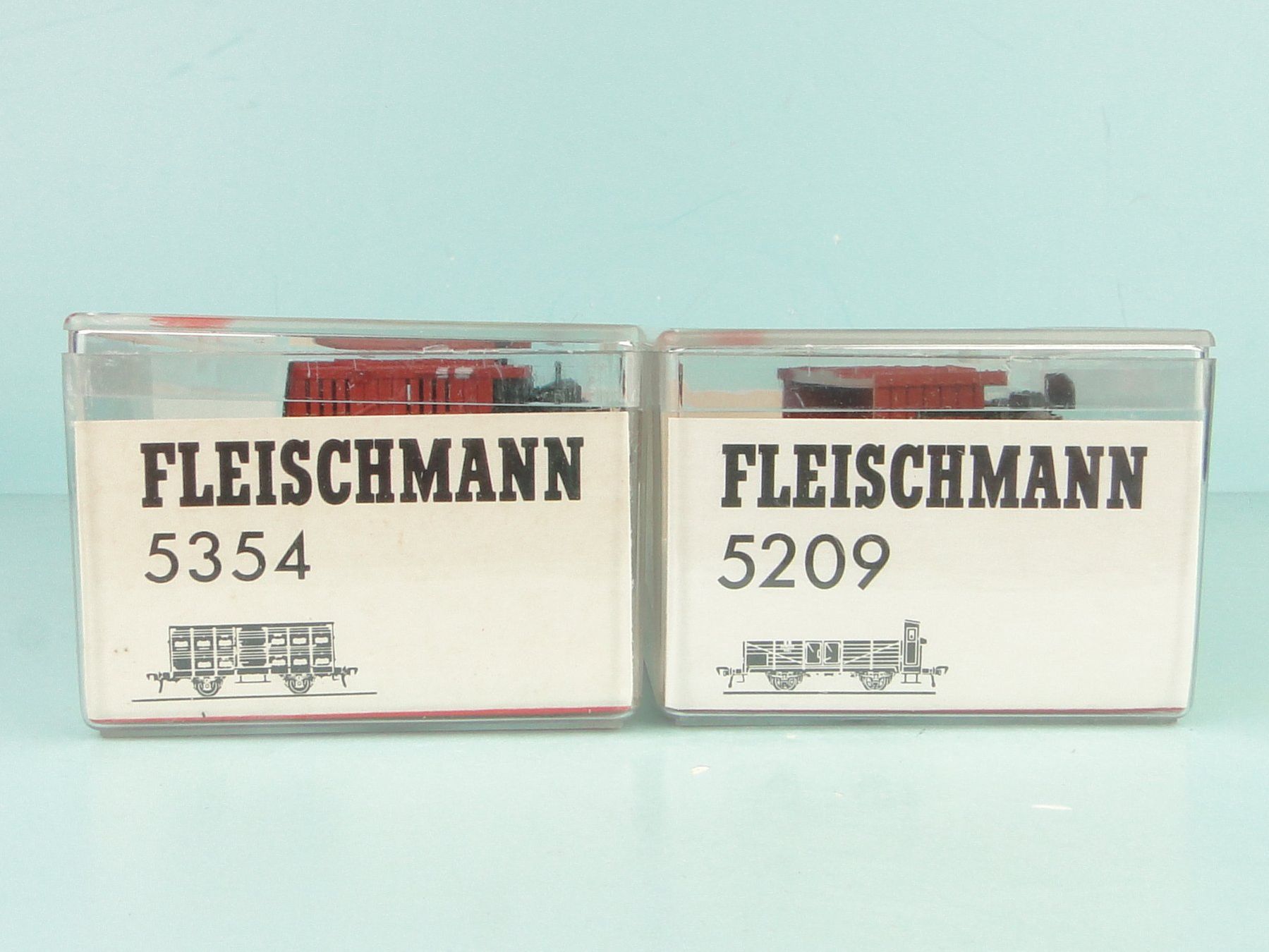 Fleischmann Modelleisenbahnen: Fleischmann H0 5354 5209 2 X DR Güterwagen, NEU – Gebraucht aus Bülach von cann11 2