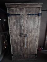 Sattelschrank
