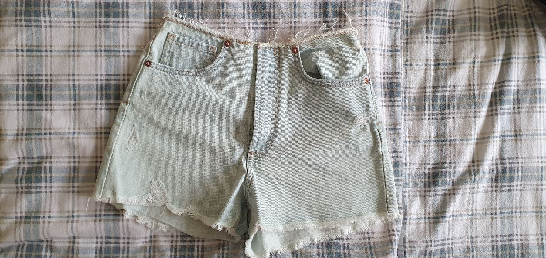 Zara Jeans: NEU - Zara Shorts, hellblau, Gr. 32 – Nuovo (secondo la descrizione) da Bern venduto da fede736