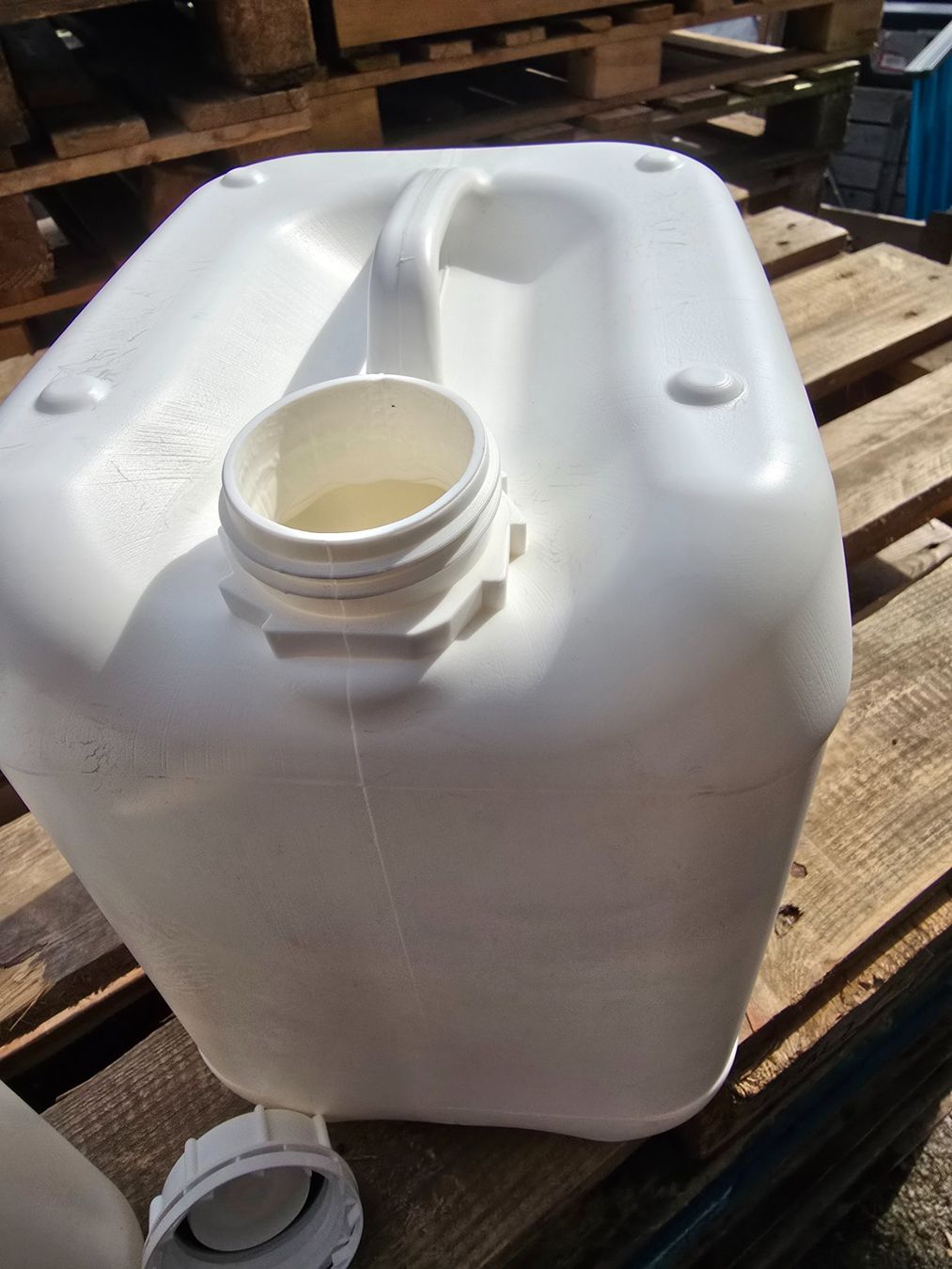 Tanks, Kanister & Leitungen: Kanister 5 Liter mit Deckel - weiss – Neu und originalverpackt aus Wollerau von Skyrush