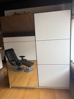 Schwebetürenschrank