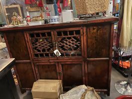 Asiatisches Sideboard mit Schnitzereien | LIQUIDATIONSVERKAU