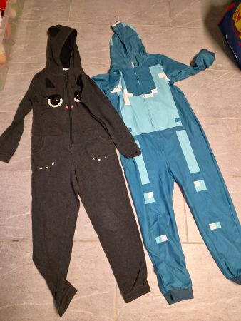 2 Jumpsuit Pyjamas /Homedresses 140