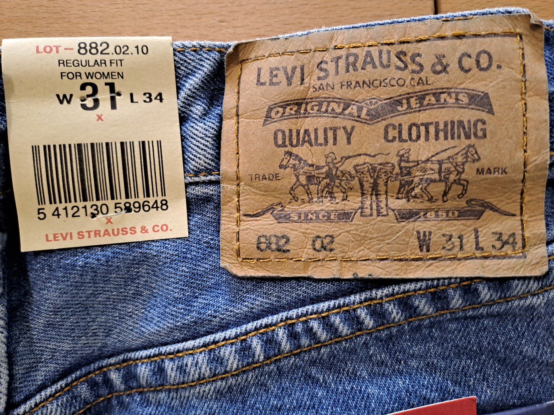 Levi's Jeans: Levis 882 W31 L34 – Nuovo e nell'imballaggio originale da Meyrin venduto da dijin 6