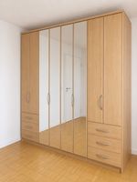 Kleiderschrank Buche 6 Tueren Spiegel gut erhalten