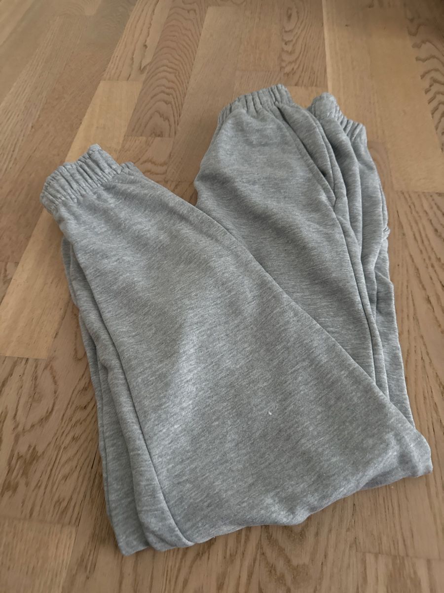 Pull&Bear Hosen: Trainerhosen Pull&Bear Grösse S – Neu (gemäss Beschreibung) aus Otelfingen von Tommy112 1
