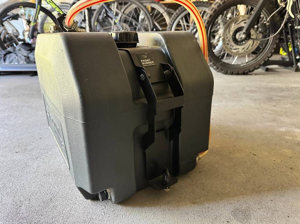 Tränken & Tröge: Front Runner Pro Wassertank  – Gebraucht aus Pfäffikon SZ von bas_pph5 1