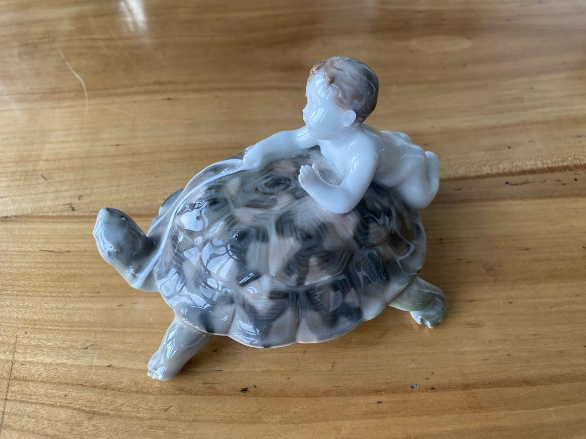 Rosenthal Statuette: Rosenthal, Schildkröte mit Amorette – Usato da Buochs venduto da Chreschte2 1