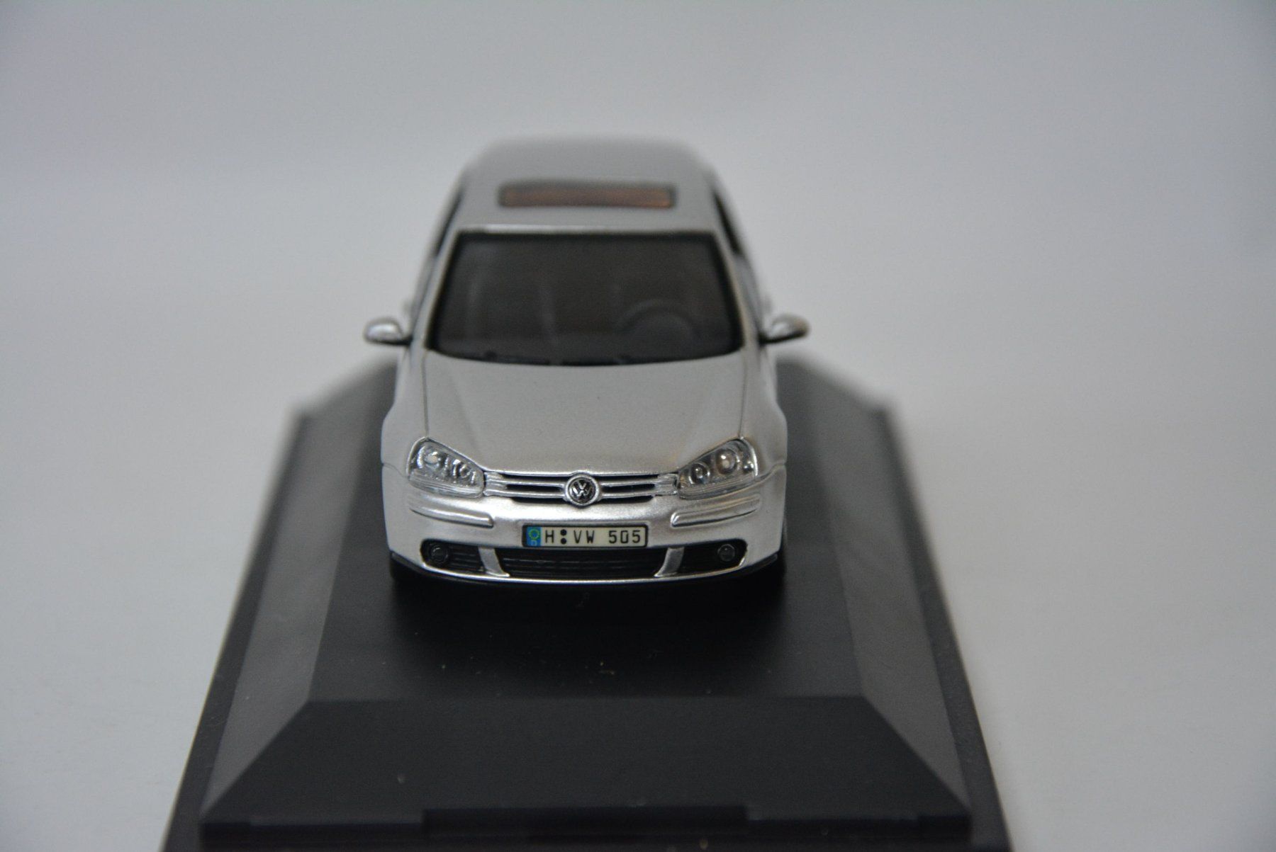 Volkswagen Modellautos: VW Golf V 2003 , Schuco , 1:43 – Neu und originalverpackt aus Goldach von Feivel9 3