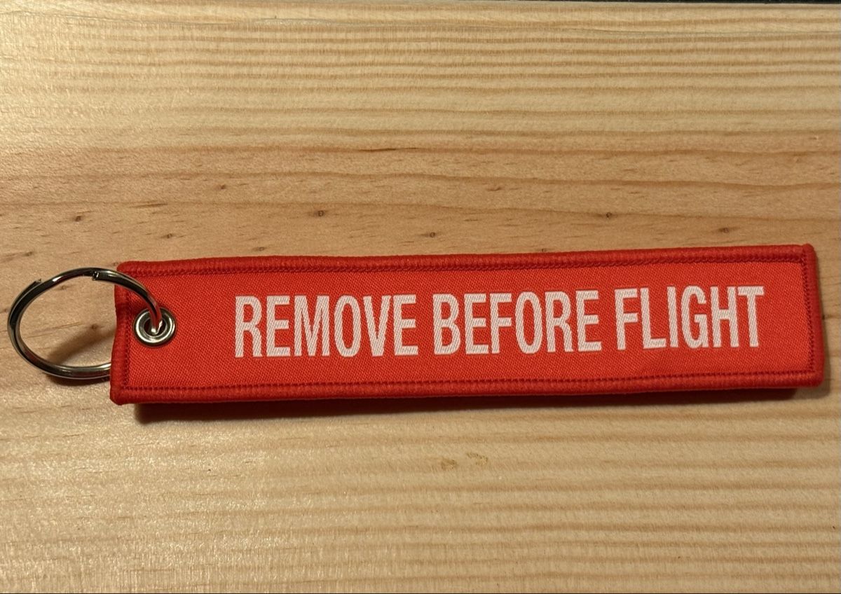 Porte-clés: Porte-clés Remove before flight - Genève aéroport – Neuf (Voir description) à Denges par peumens 1